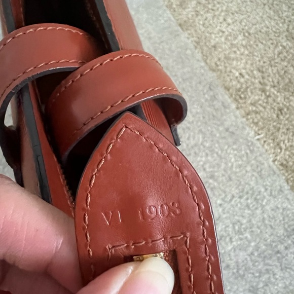 Louis Vuitton Epi Saint Jacques Tote - Picture 14 of 17